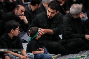 مراسم عزاداری شام غریبان حسینی (ع) در حسینیه امام خمینی