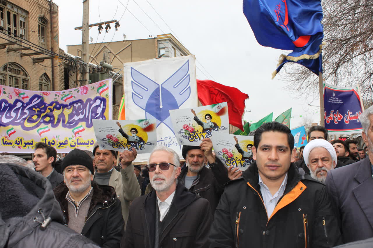 مراسم باشکوه گرامیداشت چهل و هفتمین پیروزی انقلاب اسلامی در شهرستان تویسرکان مراسم باشکوه گرامیداشت چهل و هفتمین پیروزی انقلاب اسلامی در شهرستان تویسرکان