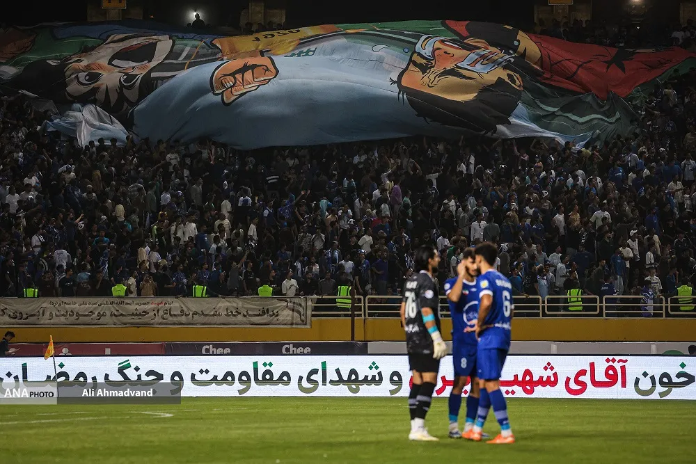 هواداران تماشاگران استقلال در دربی 107 با پرسپولیس