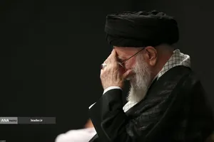 مراسم عزادارای شب عاشورای حسینی(ع) در حسینیه امام خمینی(ره) با حضور رهبر معظم انقلاب