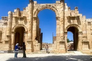 جنگ خاورمیانه گردشگری در پترا اردن را ویران کرد، مکان&zwnj;ها را خالی گذاشت و مردم محلی با کاهش شدید درآمد مواجه شدند.