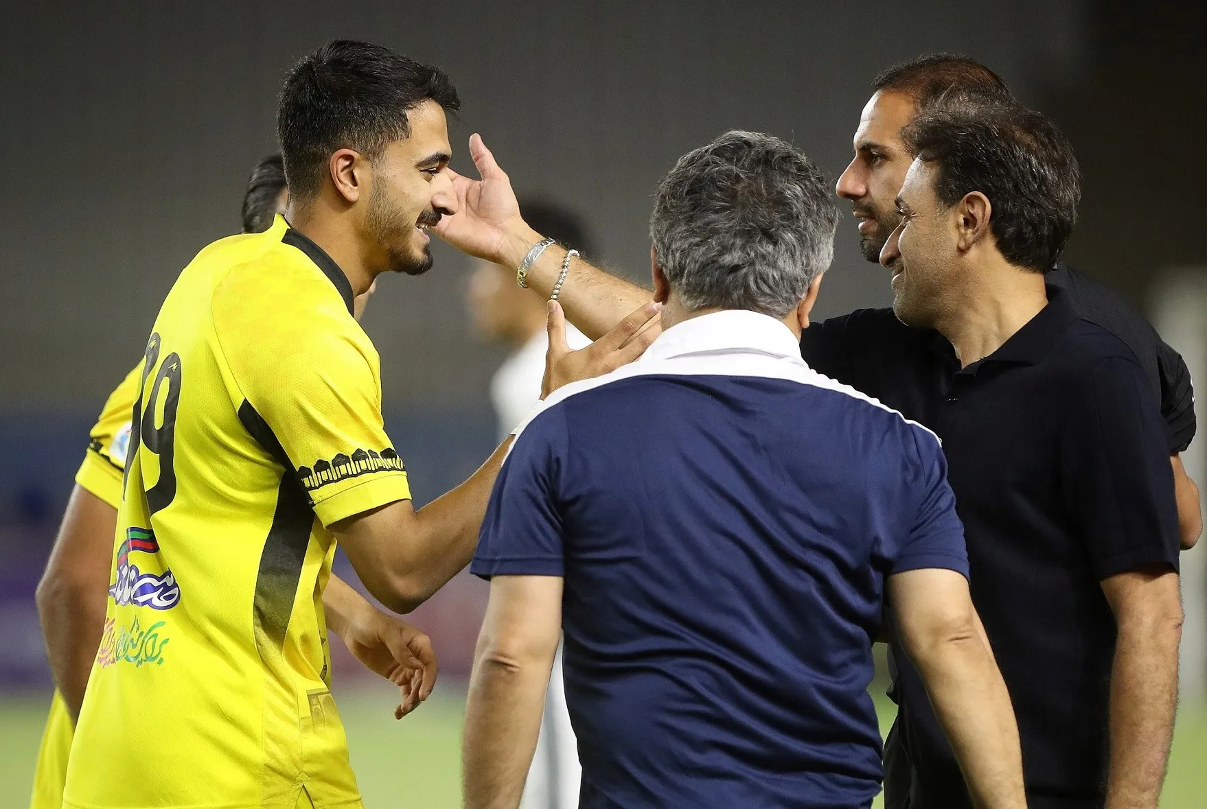 مهدی رجب زاده فرنام عرب بعد از گلزنی برابر آلومینیوم اراک هفته هفتم لیگ برتر
