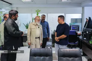 بازدید مهدی چمران رئیس شورای شهر تهران از خبرگزاری آنا
