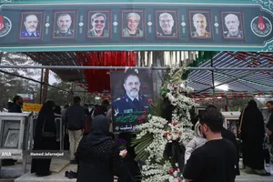 اولین جمعه سال جدید گلزار شهدای حملات تروریستی آمریکایی - صهیونی در جنگ رمضان - قطعه 42 بهشت زهرا(س)