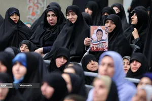 دیدار هزاران نفر از زنان و دختران با رهبر معظم انقلاب