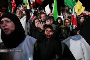  اجتماع مردمی در خونخواهی امام شهید امت - خیابان پیروزی چهارراه کوکاکولا