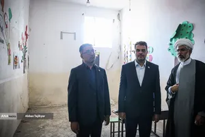 بازدید علی کاظمی سخنگوی قوه قضاییه از مدرسه شجره طیبه میناب