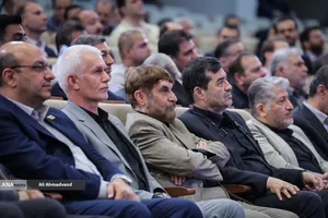 تجلیل از تیم&zwnj;های قهرمان دانشگاه آزاد اسلامی با حضور دکتر بیژن رنجبر