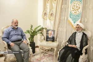 دیدار حجت الاسلام و المسلمین عبدالحسین خسروپناه دبیر شورای عالی انقلاب فرهنگی با خانواده شهید دکتر محمد مهدی طهرانچی