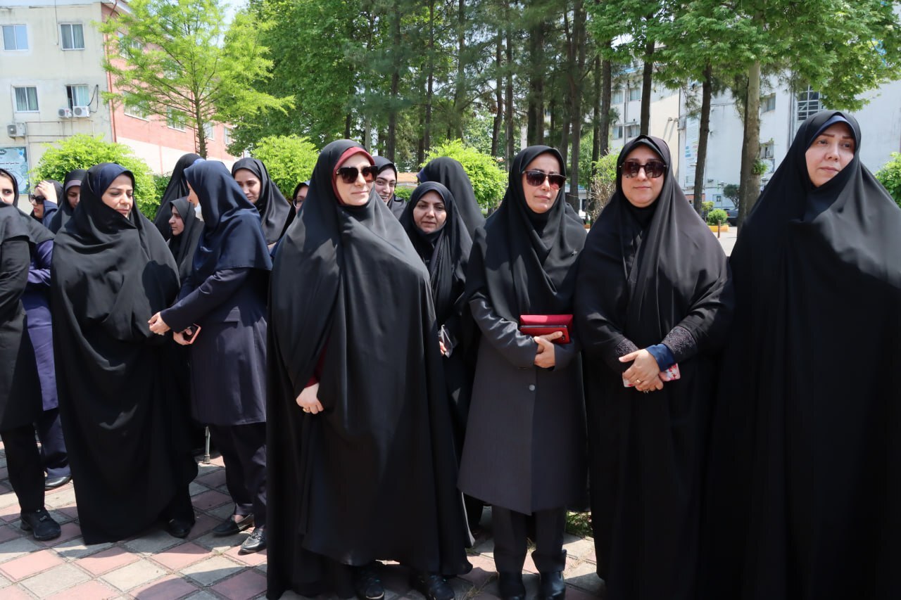 تجمع دانشجویان در دانشگاه آزاد گیلان