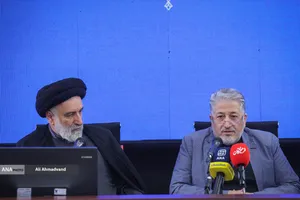 دکتر بیژن رنجبر رئیس دانشگاه آزاد اسلامی و حجت&zwnj;الاسلام والمسلمین میر مجید سیدقریشی رئیس نهاد نمایندگی مقام معظم رهبری در دانشگاه آزاد اسلامی