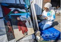 نوجوانی که کودکی از دست رفته اش را روی دیوار‌ها می‌کشد