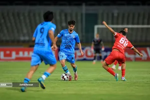 دیدار تیم&zwnj;های فوتبال پرسپولیس - چادرملو
