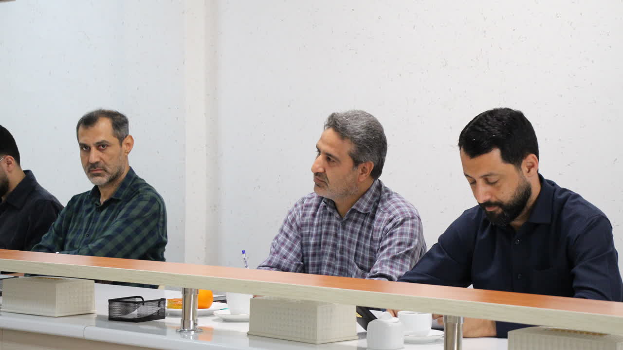 الگوی «جنگ نامتقارن»؛ راهبرد فرهنگی برای مقابله با تهدید نرم دشمنان الگوی «جنگ نامتقارن»؛ راهبرد فرهنگی برای مقابله با تهدید نرم دشمنان