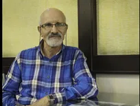 خاطره داود فتحعلی بیگی از دیدار رهبر شهید/درخواستی برای توجه به رشته نمایش‌های ایرانی