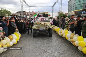 مراسم جشن عروسی زوج های جان فدا همزمان با سالروز ازدواج حضرت زهرا و حضرت علی در میدان امام حسین