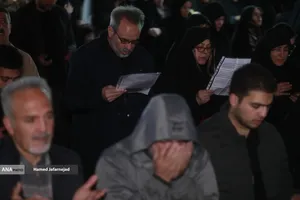 اقامه نماز استغاثه به امام زمان زمان(عج) - چهارراه نبرد خیابان پیروزی