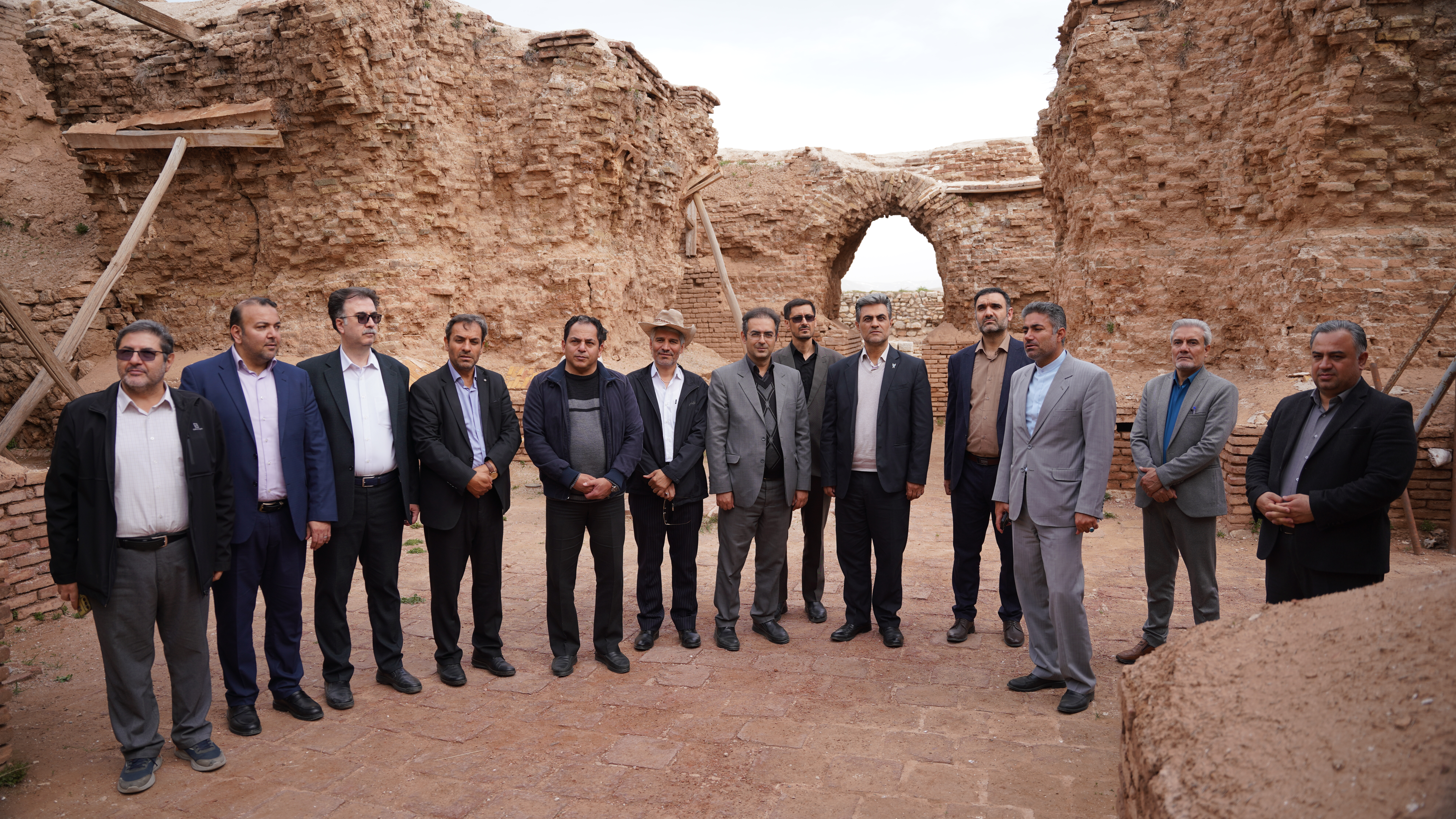 تداوم سفرهای میدانی رئیس دانشگاه آزاد اسلامی آذربایجانغربی/ از بازدید معدن طلای زرشوران تا نشست با مسئولان تکاب و شاهیندژ تداوم سفرهای میدانی رئیس دانشگاه آزاد اسلامی آذربایجانغربی/ از بازدید معدن طلای زرشوران تا نشست با مسئولان تکاب و شاهیندژ