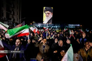مراسم عزاداری در سوگ رهبر شهید انقلاب - میدان هفت تیر

