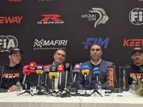 قهرمان موتورسواری جهان: ایران پتانسیل زیادی دارد/ پازندمهر: برخی شایعات زائیده ذهن افراد معلوم‌الحال است