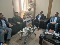 مردم با وجود مشکلات اقتصادی پای نظام و انقلاب ایستاده‌اند