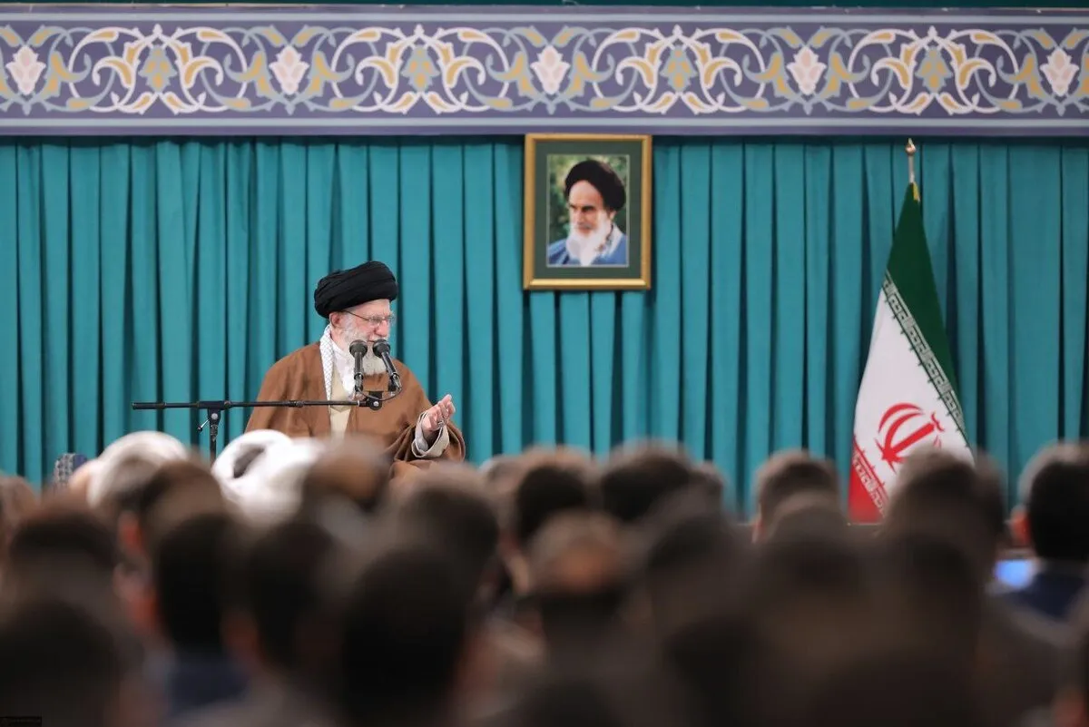 فیلم کامل بیانات صبح امروز رهبر انقلاب در دیدار نخبگان و استعداد‌های برتر علمی