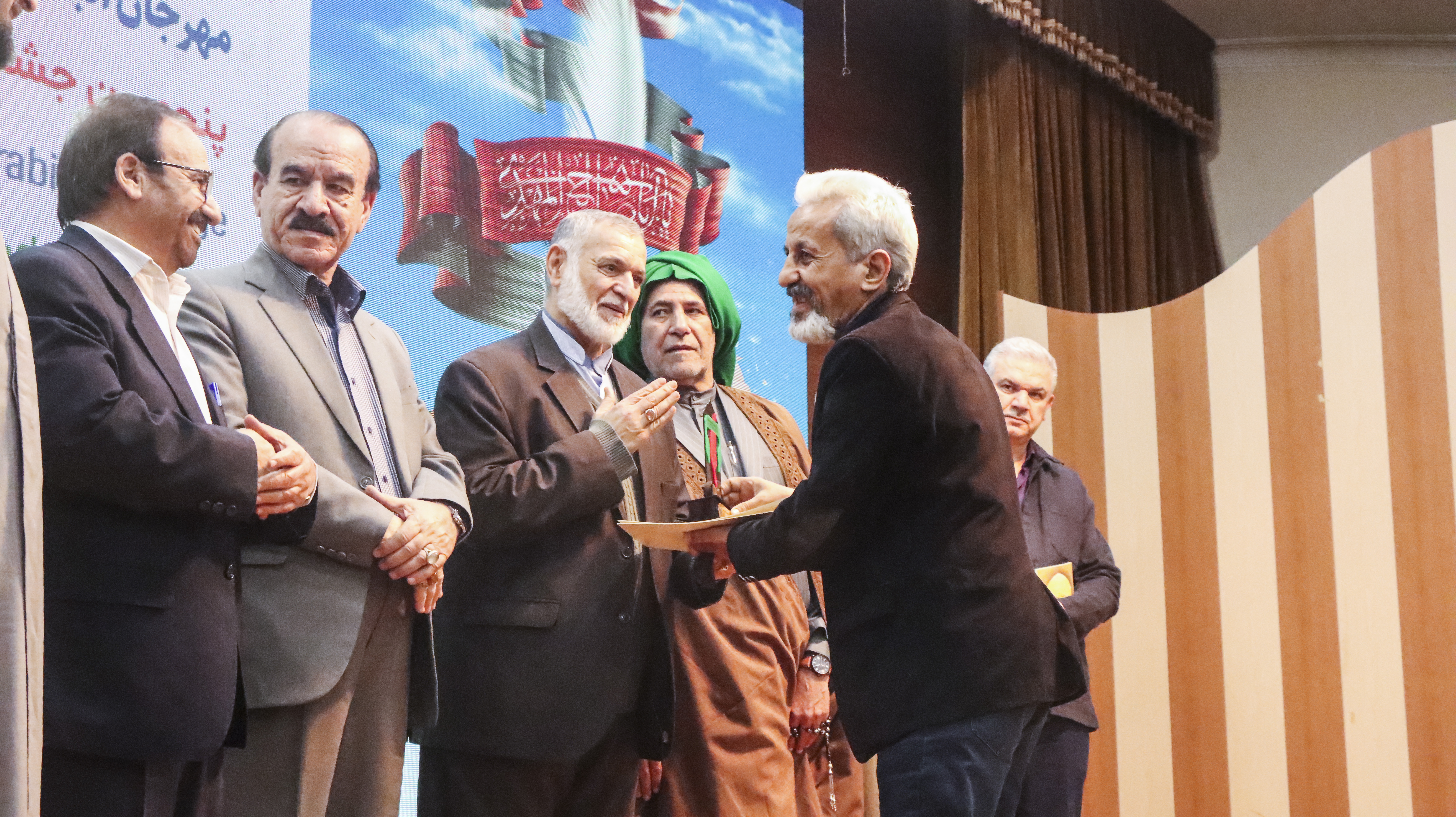 اختتامیه جشنواره بینالمللی شعر بشارت به زبان عربی در دانشگاه اهواز برگزار شد اختتامیه جشنواره بینالمللی شعر بشارت به زبان عربی در دانشگاه اهواز برگزار شد