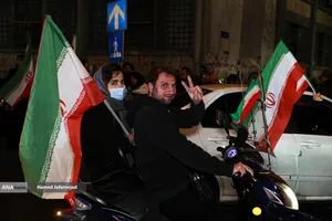 اجتماع مردمی در حمایت از رزمندگان اسلام و بیعت با رهبری و محکومیت حملات وحشیانه صهیونیستی - آمریکایی با حضور مردم انقلابی و شهیدپرور در میدان شهدا تهران