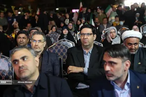 اجتماع خانواده دانشگاه آزاد اسلامی در تجدید بیعت با رهبر انقلاب