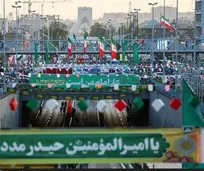 ۱۰ کیلومتر گام در مسیر ولایت با تصاویر رهبر شهید / جمعیت غدیر بار دیگر حماسه آفرید+ عکس و فیلم