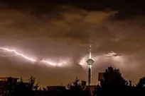وزش باد و رگبار در برخی نقاط تهران تا دوشنبه ادامه دارد