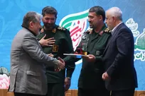 تجلیل از رئیس دانشگاه آزاد اسلامی به‌عنوان الگوی مدیریت مکتب شهید سلیمانی