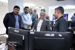 بازدید بیژن رنجبر رییس دانشگاه آزاد اسلامی از تحریریه چندرسانه ای خبرگزاری آنا