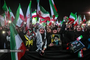 اجتماع به عشق وطن دسته پرچم داران ایران- میدان انقلاب تهران