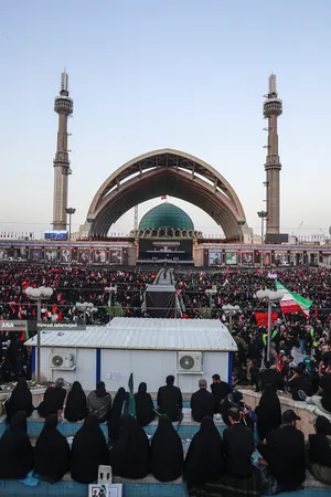 مراسم وداع با رهبر شهید انقلاب حضرت آیت الله سیدعلی خامنه&zwnj;ای (ره) و خانواده ایشان