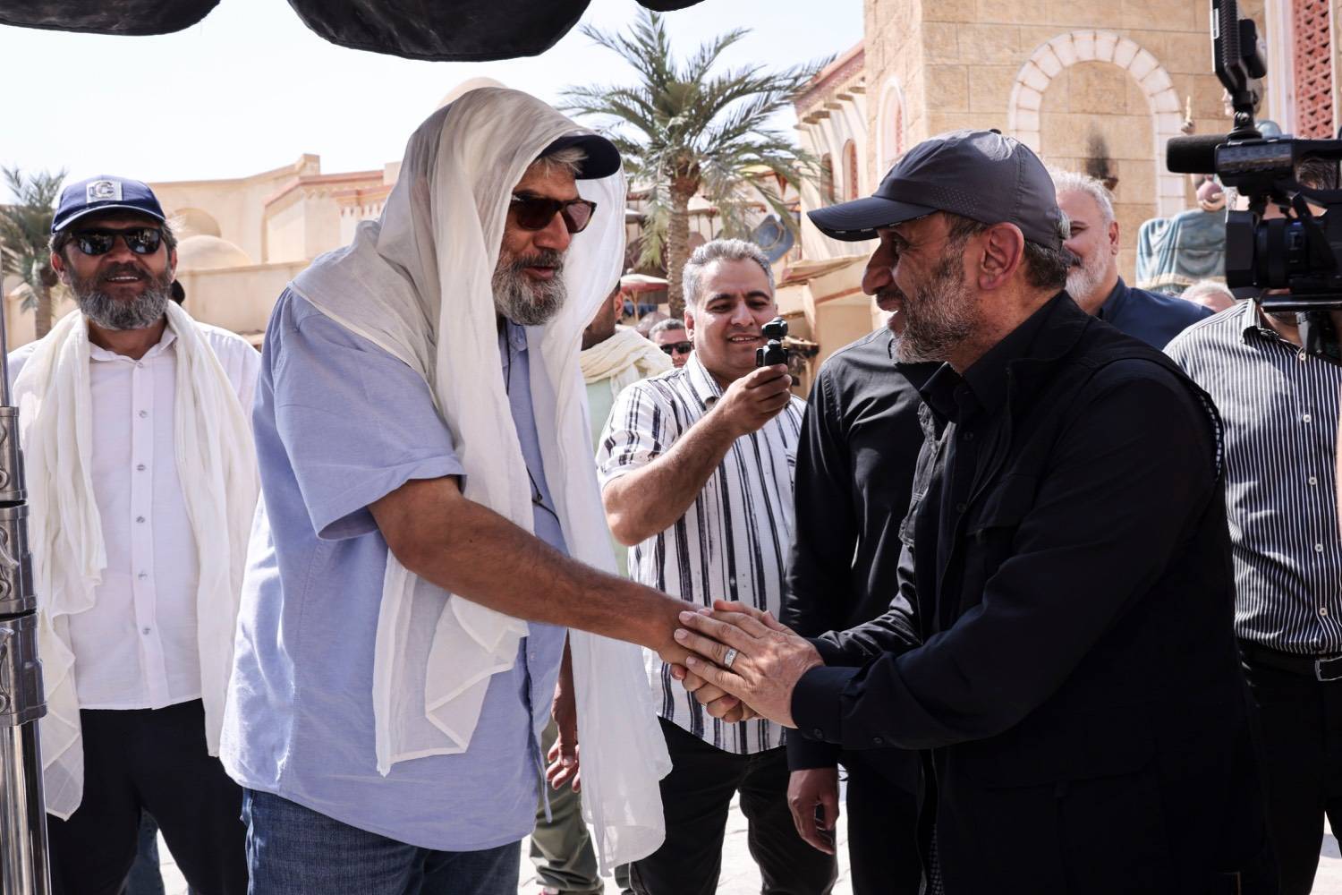 ۶٠ قسمت از «سلمان فارسی» آماده پخش است/ جنگ ۴۰ روزه تغییر در موعد پخش سریال فاخر تلویزیون +عکس ۶٠ قسمت از «سلمان فارسی» آماده پخش است/ جنگ ۴۰ روزه تغییر در موعد پخش سریال فاخر تلویزیون +عکس