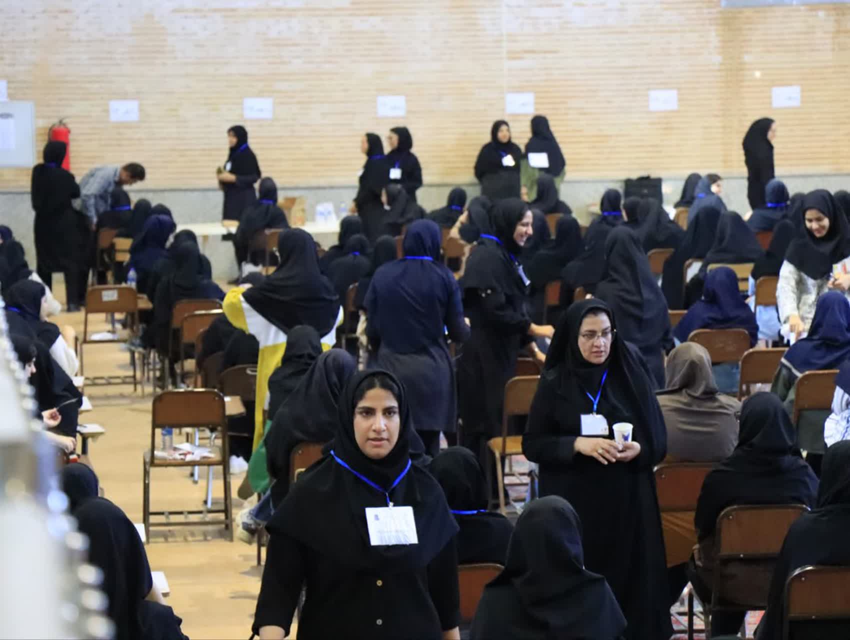 همدلی کارکنان، پشتوانه موفقیت دانشگاه آزاد اسلامی واحد لنجان در مأموریتهای بزرگ است همدلی کارکنان، پشتوانه موفقیت دانشگاه آزاد اسلامی واحد لنجان در مأموریتهای بزرگ است