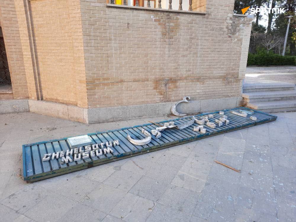 حمله به استانداری اصفهان به میراث جهانی صفوی آسیب زد؛ شیشه‌های عالی‌قاپو شکست