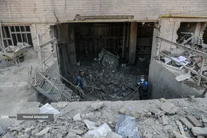 حمله هوایی آمریکایی و صهیونی به داﻧﺸﮕﺎه علم و صنعت ایران