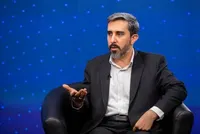 ترامپ نمی‌خواهد معامله کند؛ با وقاحت همه چیز را می‌خواهد!/ دولت‌های قبل آمریکا حداقل ظاهر مذاکره را حفظ می‌کردند