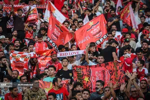 تیم&zwnj;های فوتبال استقلال و پرسپولیس امروز (چهارشنبه) در چارچوب هفته پنجم لیگ برتر به مصاف هم رفتند که این دیدار به تساوی یک - یک انجامید.