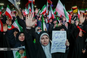 اجتماع مردمی در حمایت از رزمندگان اسلام_میدان انقلاب
