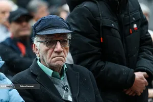 رضا بنفشه خواه، بازیگر  در تشییع پیکر منوچهر والی زاده