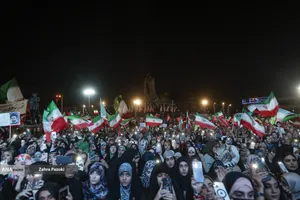دویستمین شب اجتماع