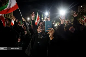 مراسم عزاداری در سوگ رهبر شهید انقلاب - میدان ولیعصر (عج)