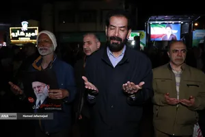 اقامه نماز استغاثه به امام زمان زمان(عج) - چهارراه نبرد خیابان پیروزی