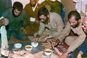 مجموعه تصاویر قاب های ماندگار از مجاهد خستگی ناپذیر حضرت آیت&zwnj;الله العظمی شهید سیدعلی حسینی خامنه&zwnj;ای(رحمه الله علیه)