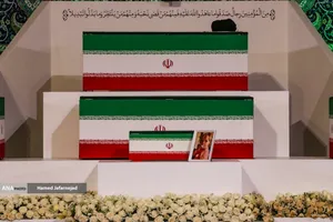 ادای احترام ادیان مختلف بر پیکر رهبر مجاهد شهید انقلاب
