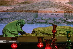 سفره نذری حضرت رقیه(س) در میدان امام حسین(ع)