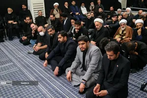 مراسم عزاداری شام غریبان حسینی (ع) در حسینیه امام خمینی